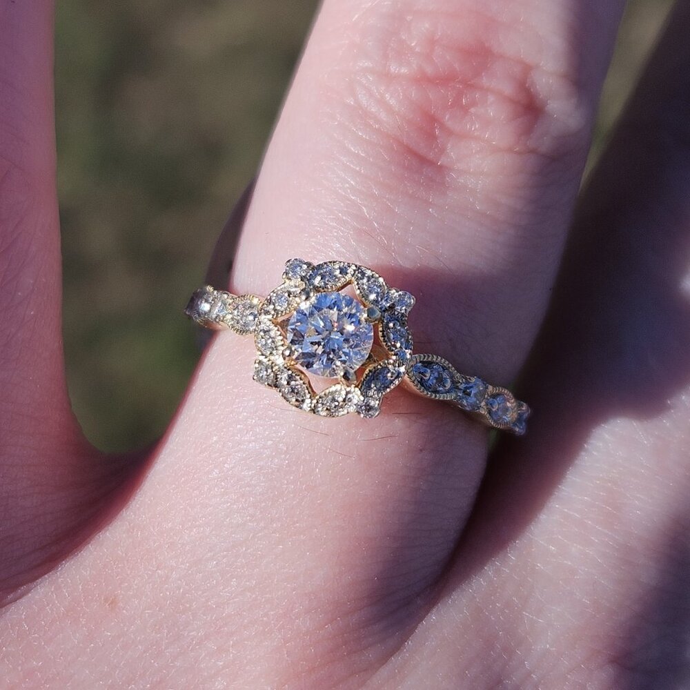 14KT Yellow Gold Diamond Halo Milgrain Engagement Wedding Ring 0.84TCW Size 7